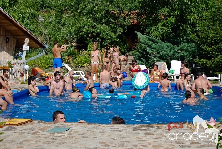 Yellow Pool Party Day 2, 