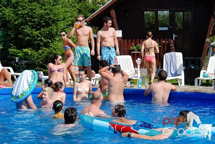 Yellow Pool Party Day 2, 