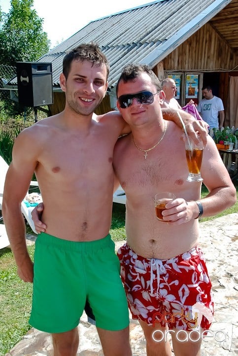 Yellow Pool Party Day 2, 