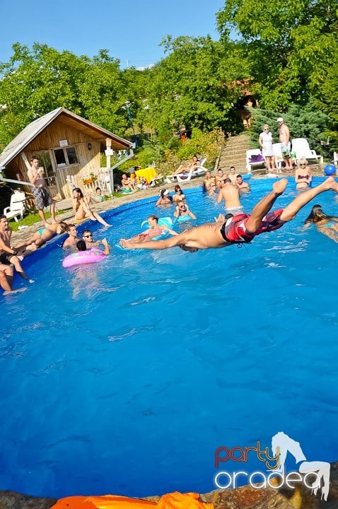 Yellow Pool Party Day 2, 