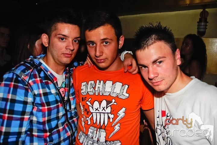 Yellow Submarine la suprafaţă, 