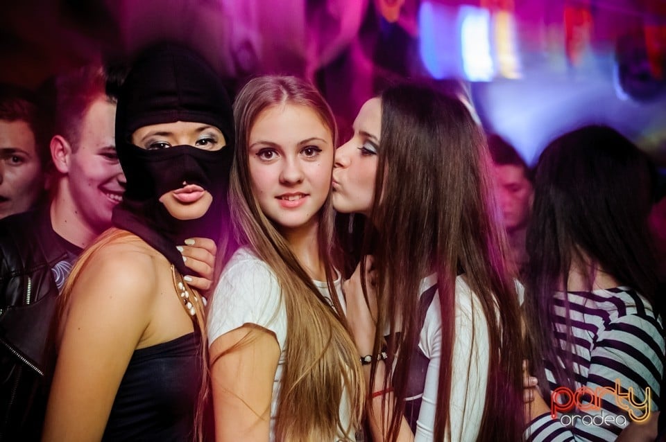 Yelloween Special Weekend, 