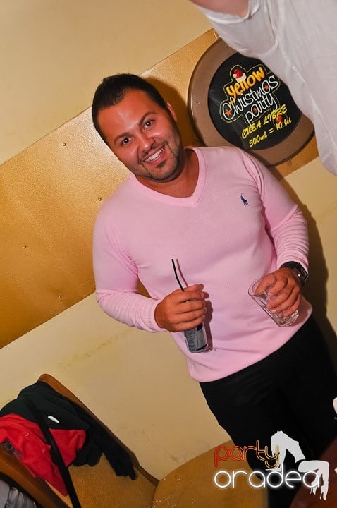 Yellow Christmas Party continuă, 