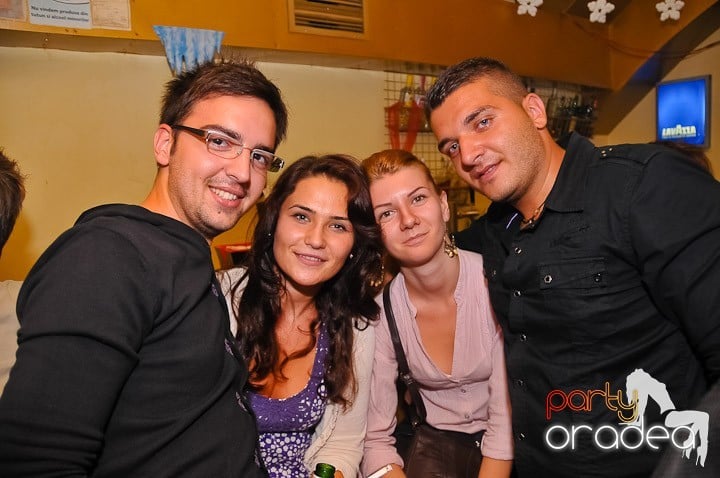 Yellow Christmas Party continuă, 