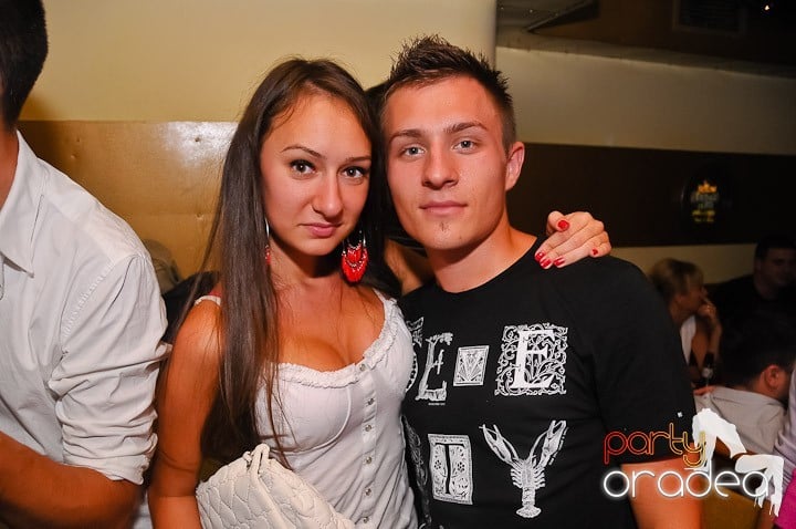 Yellow Christmas Party continuă, 