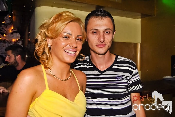 Yellow Christmas Party continuă, 