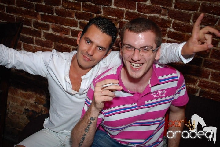 Zi de naştere şi petrecere de burlăciţe, 