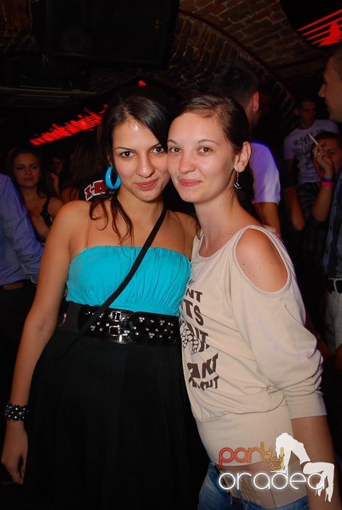 Zi de naştere şi petrecere de burlăciţe, 