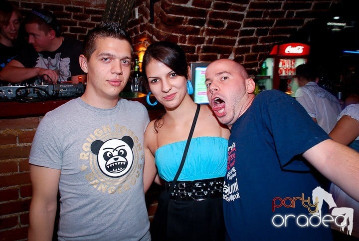 Zi de naştere şi petrecere de burlăciţe, 