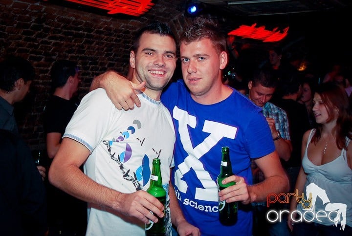 Zi de naştere şi petrecere de burlăciţe, 