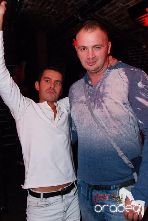 Zi de naştere şi petrecere de burlăciţe, 