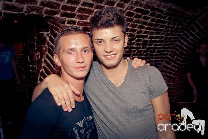 Zi de naştere şi petrecere de burlăciţe, 