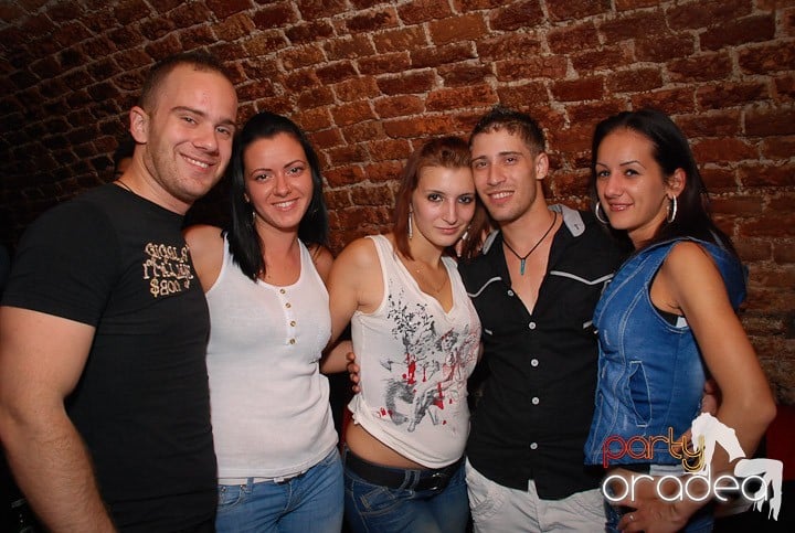 Zi de naştere şi petrecere de burlăciţe, 