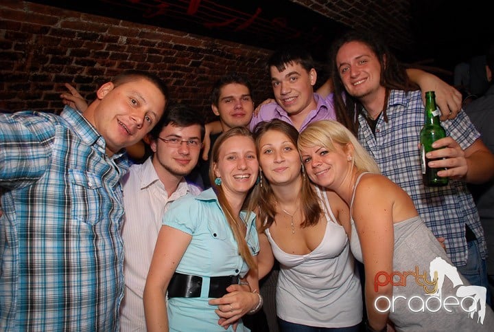 Zi de naştere şi petrecere de burlăciţe, 