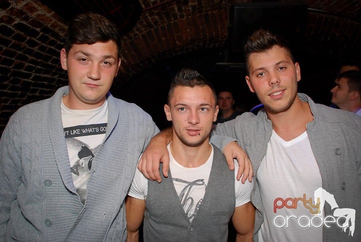 Zi de naştere şi petrecere de burlăciţe, 