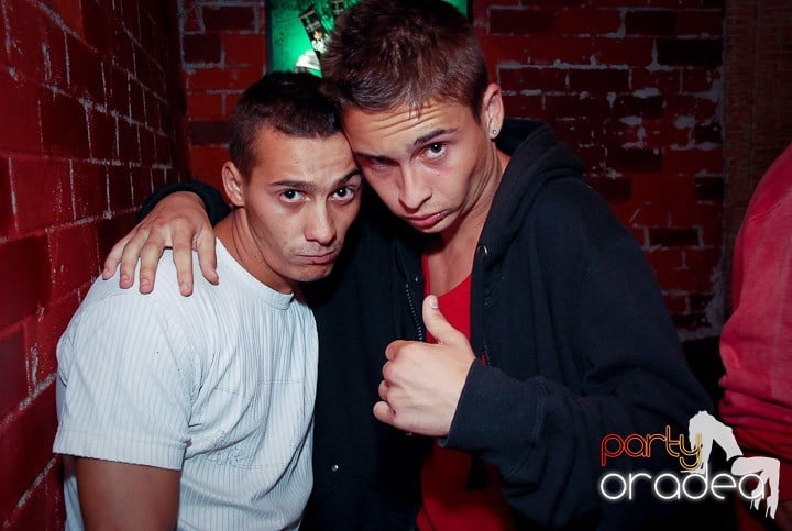 Zi de naştere şi petrecere de burlăciţe, 