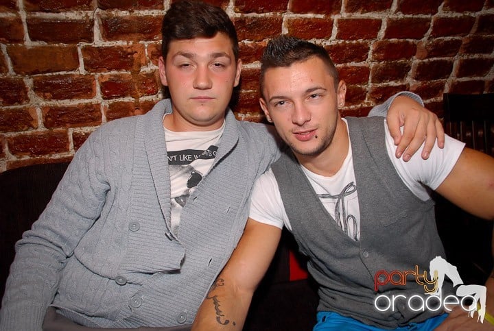 Zi de naştere şi petrecere de burlăciţe, 