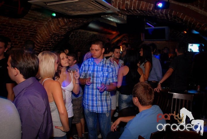 Zi de naştere şi petrecere de burlăciţe, 