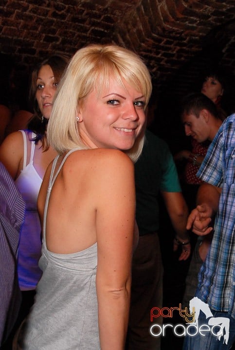 Zi de naştere şi petrecere de burlăciţe, 