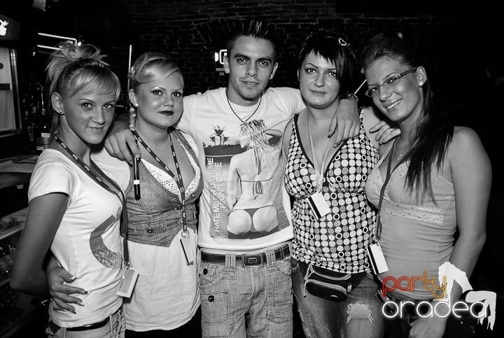 Zi de naştere şi petrecere de burlăciţe, 