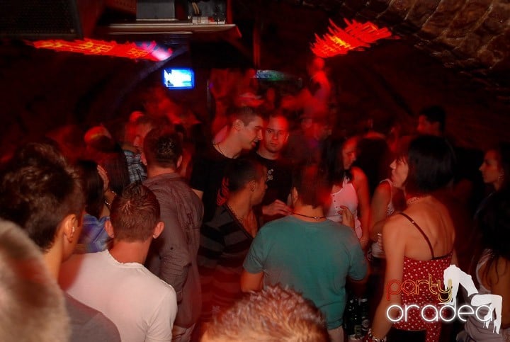 Zi de naştere şi petrecere de burlăciţe, 