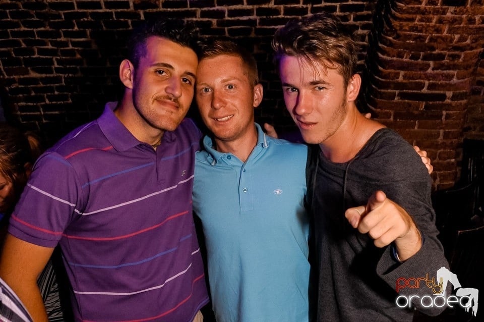 Ziua promoţiilor în Club Escape, 