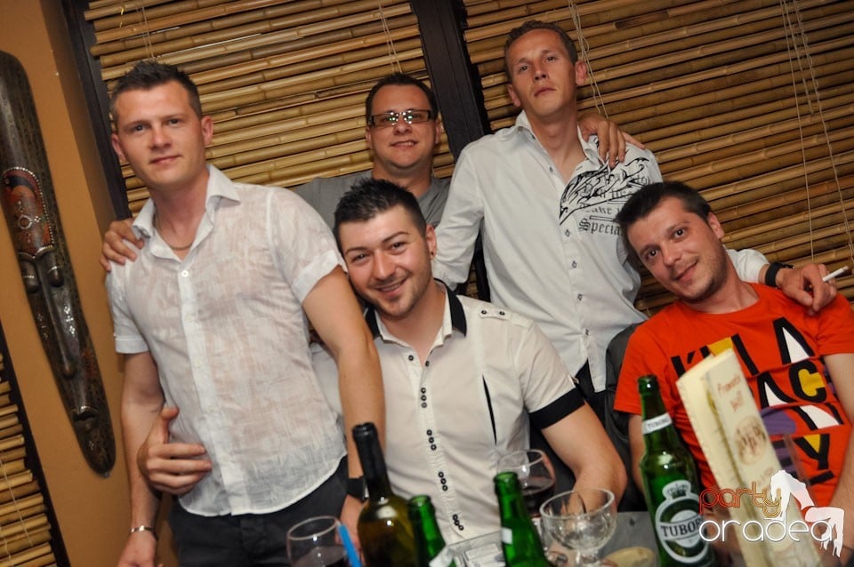 Zulu Caffe: it's karaoke time!, Zulu Caffe