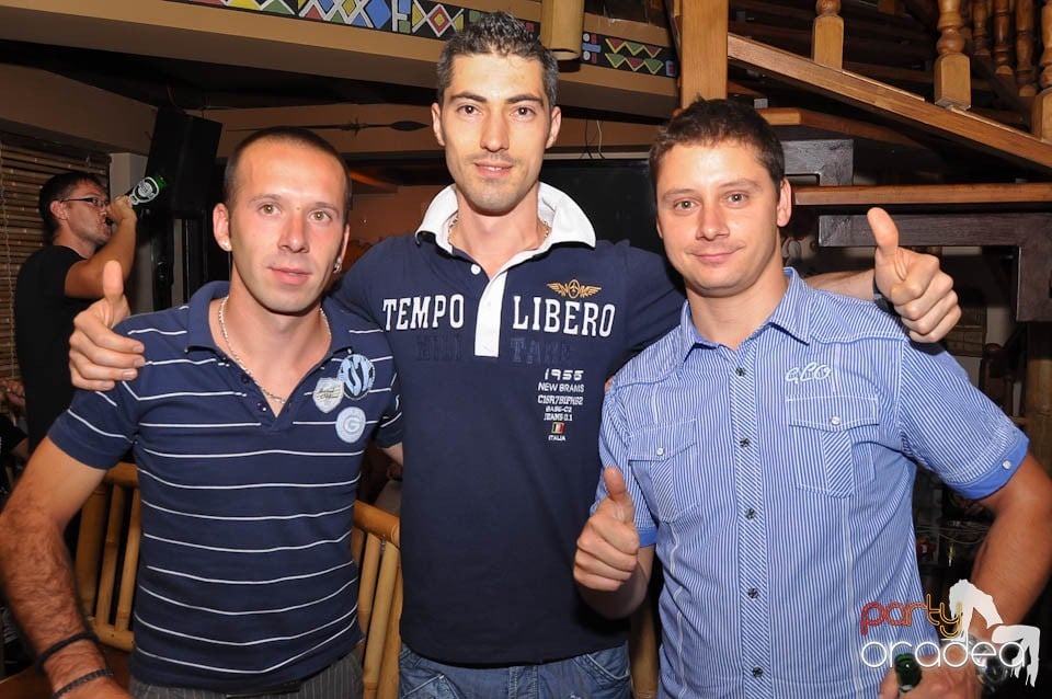 Zulu Karaoke Night, Zulu Caffe