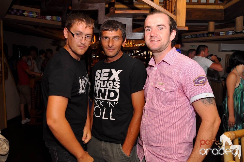 Zulu Karaoke Night, Zulu Caffe