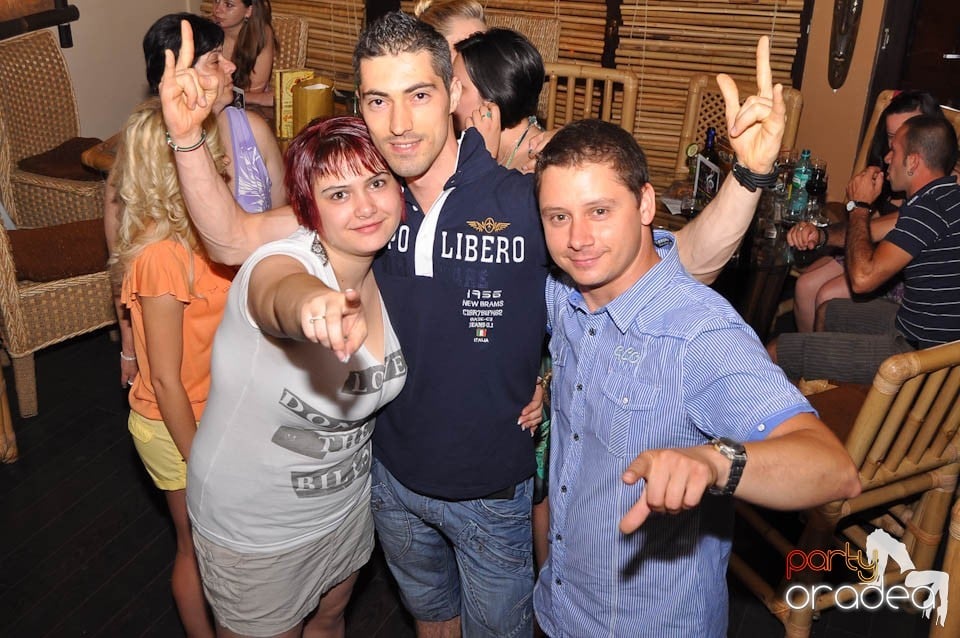 Zulu Karaoke Night, Zulu Caffe