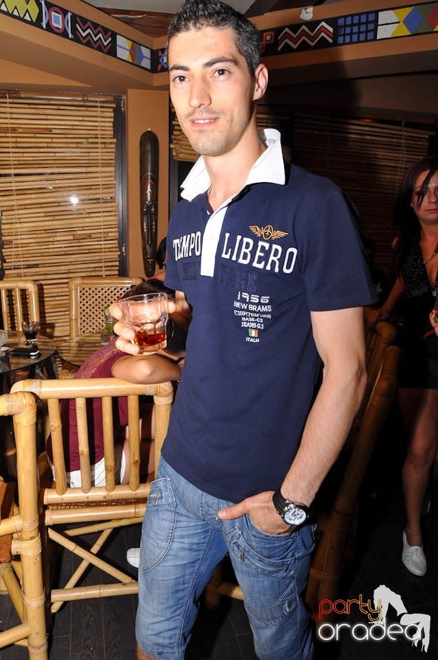 Zulu Karaoke Night, Zulu Caffe