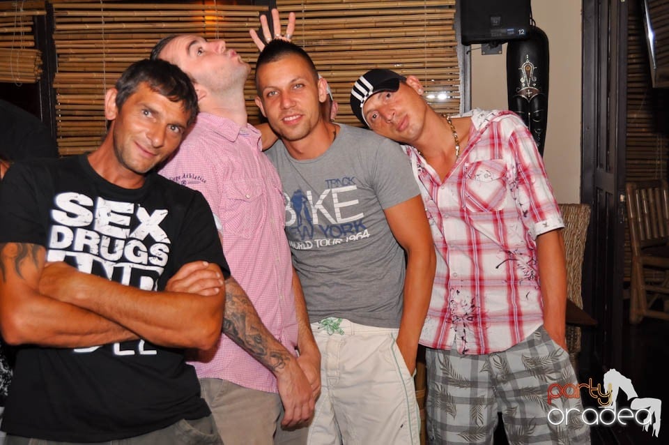 Zulu Karaoke Night, Zulu Caffe