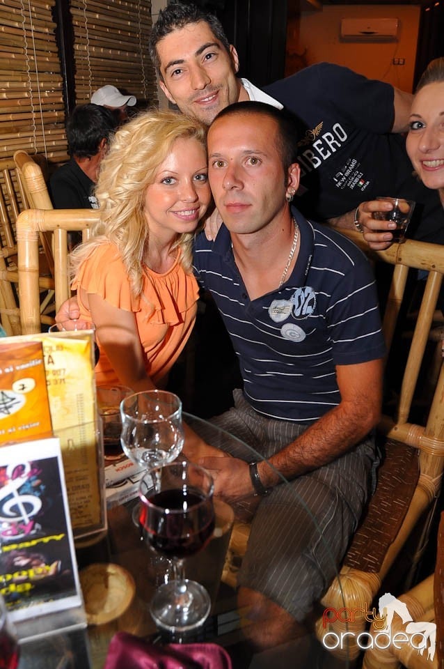 Zulu Karaoke Night, Zulu Caffe