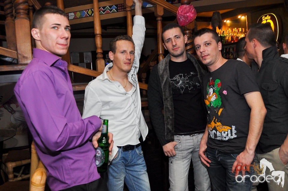 Zulu karaoke party, Zulu Caffe