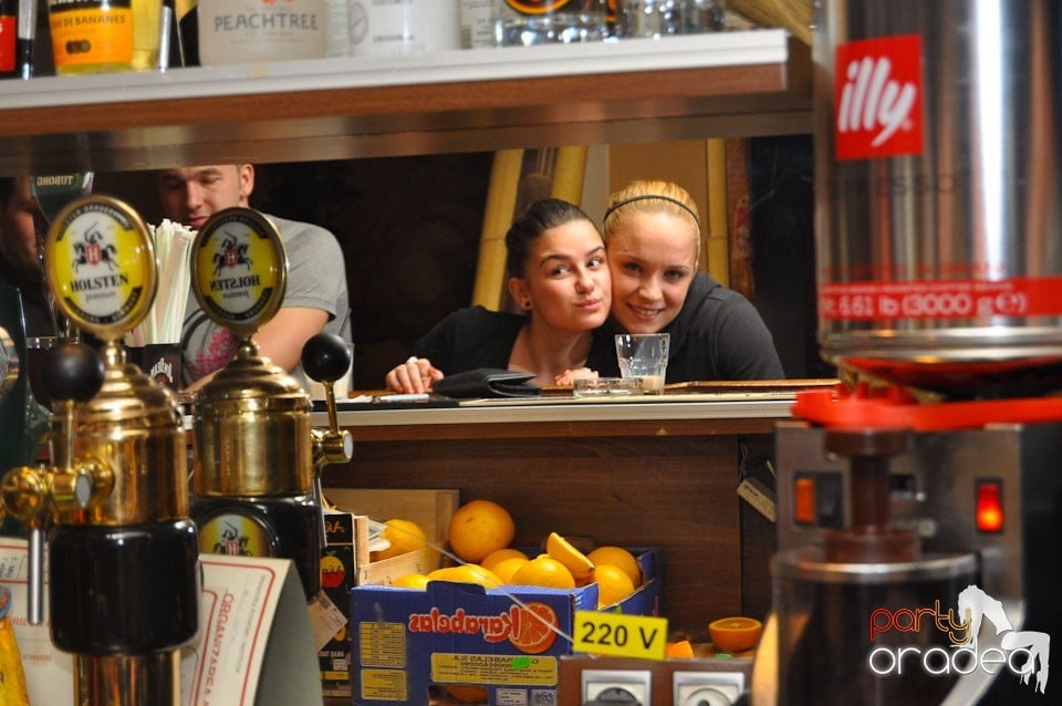 Zulu karaoke party, Zulu Caffe