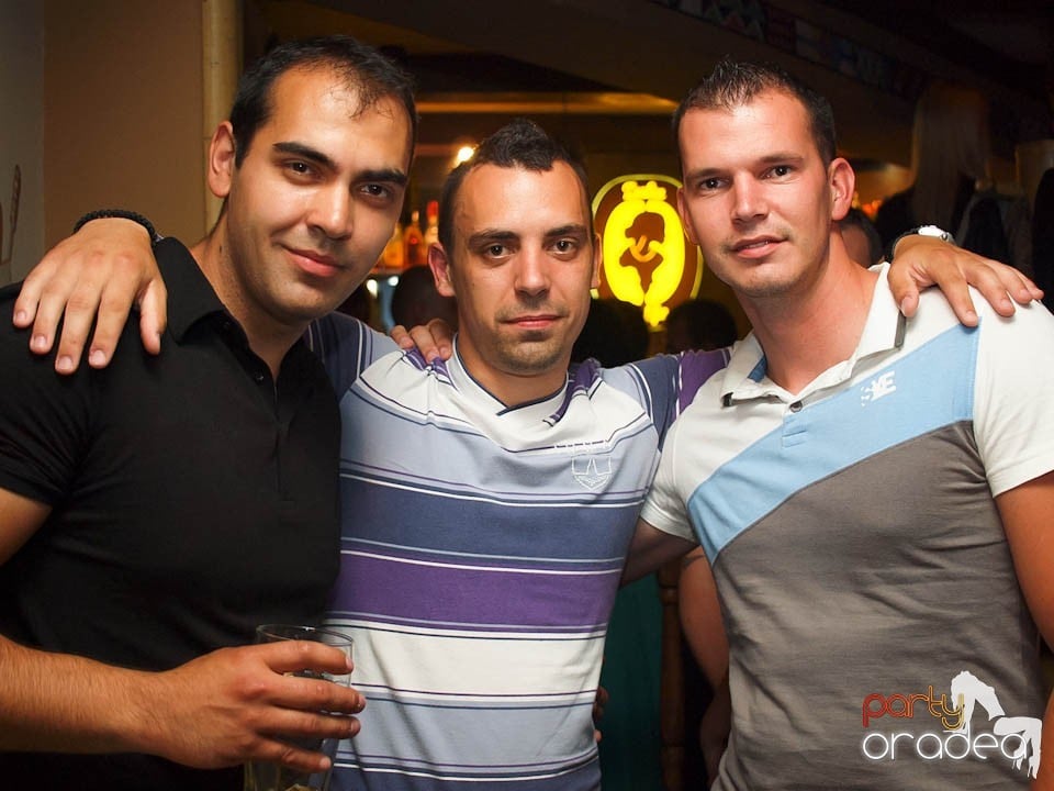 Zulu Saturday Night Party, Zulu Caffe