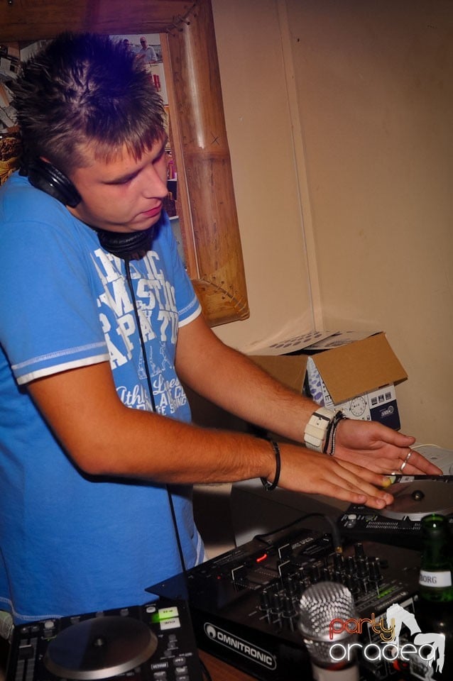 Zulu Saturday Night Party, Zulu Caffe