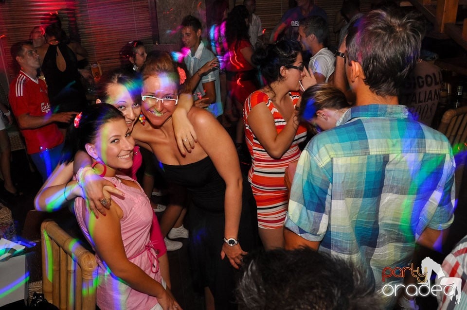 Zulu Saturday Night Party, Zulu Caffe