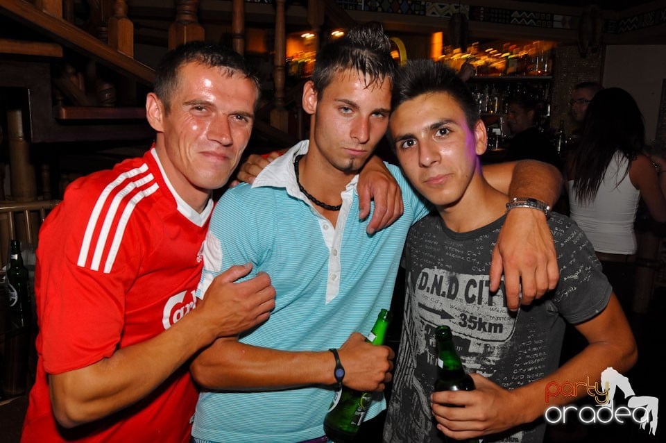 Zulu Saturday Night Party, Zulu Caffe