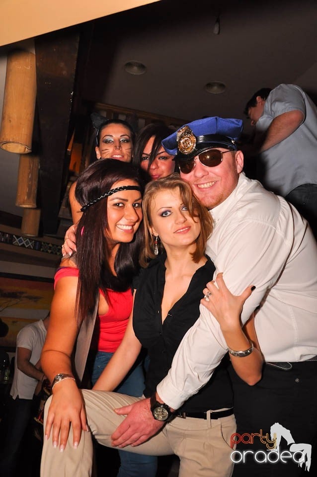 Zulu Saturday Night Party, Zulu Caffe