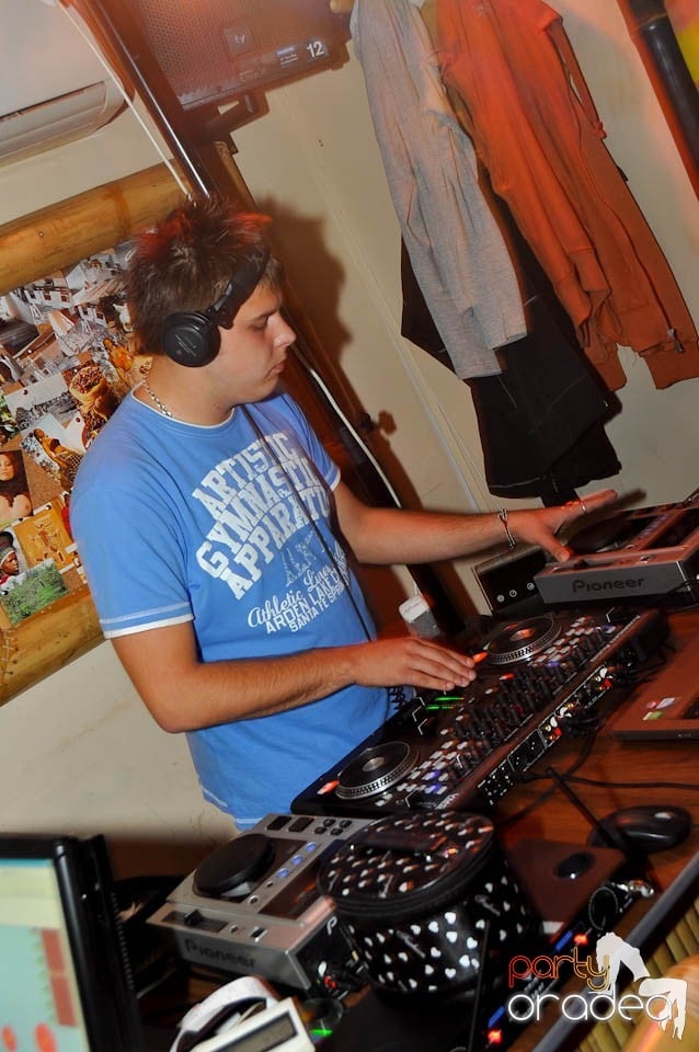 Zulu Saturday Night Party, Zulu Caffe