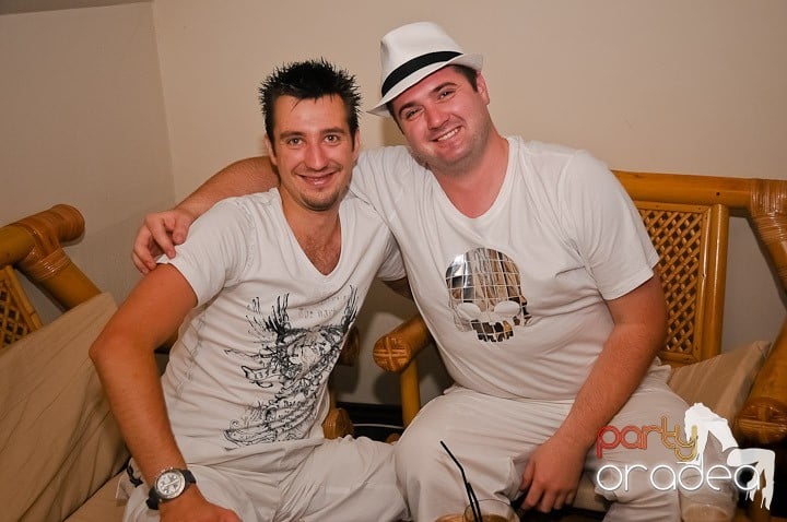 Zulu White Sensation Party, Zulu Caffe