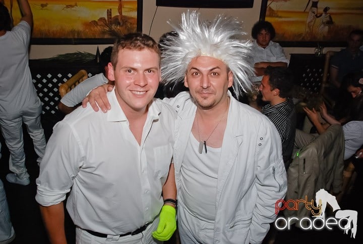 Zulu White Sensation Party, Zulu Caffe