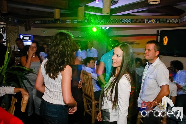 Zulu White Sensation Party, Zulu Caffe