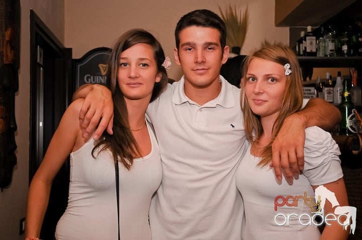 Zulu White Sensation Party, Zulu Caffe