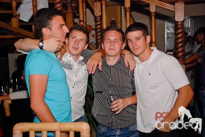 Zulu White Sensation Party, Zulu Caffe