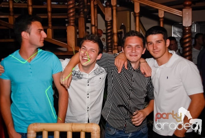 Zulu White Sensation Party, Zulu Caffe